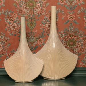 HDE_Magnolia Fan Vase Sml_DEVS0281